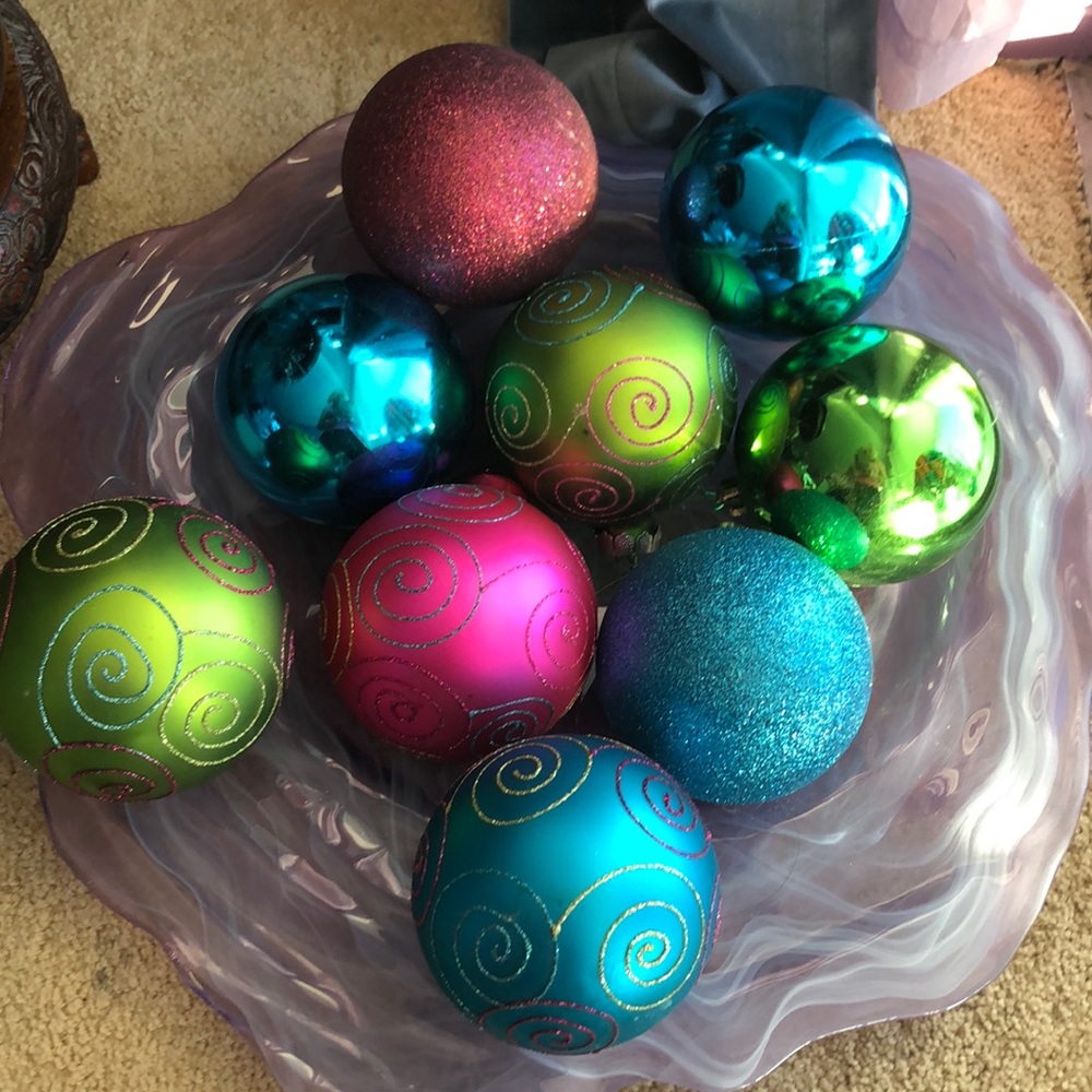 9 CHRISTMAS ORNAMENTS • EXTRA LARGE • MULTI COLORED